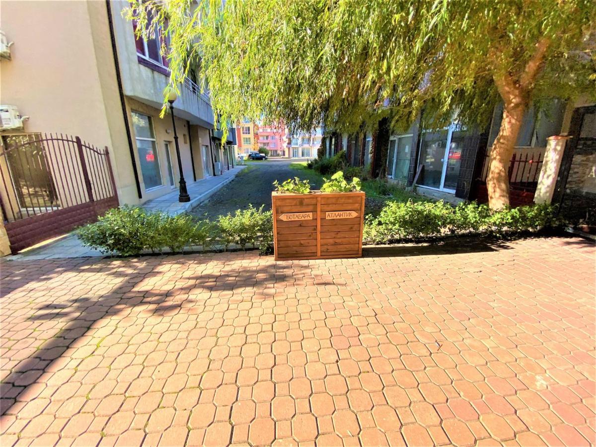 Botabara 312 Self Catering Beach Apartment Pomorie Buitenkant foto